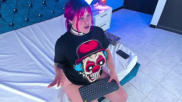 Issa Clark01 online show from 03/24/26, 10:42