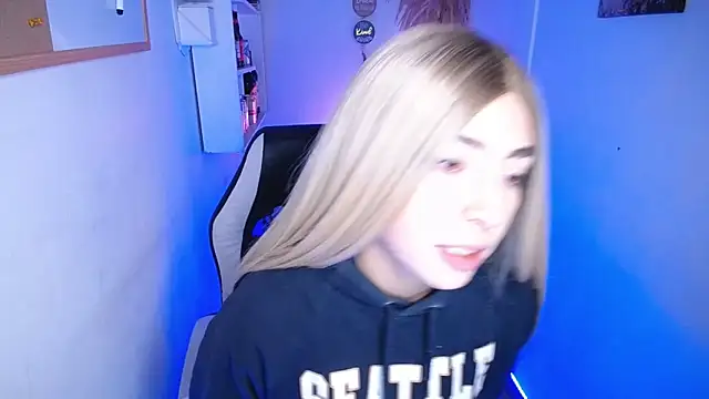 channel blondee online show from 04/07/26, 12:22