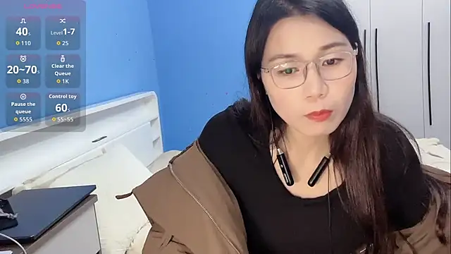 Emma-mimi online show from 12/17/25, 12:44