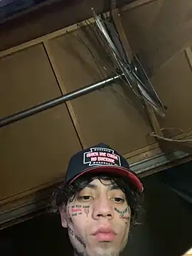 Snapshot of baby_young chatting on 12/18/25, 04:18 baby young online show from 12/18/25, 04:18