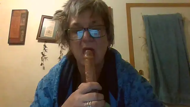 becky1111 online show from 06/05/26, 07:47