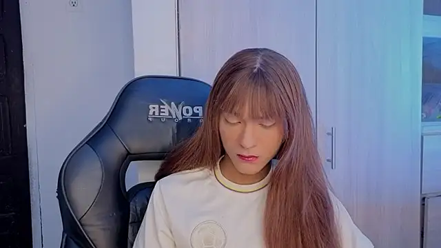 Snapshot of tiffanyy_777 chatting on 06/18/26, 04:02 tiffanyy 777 online show from 06/18/26, 04:02