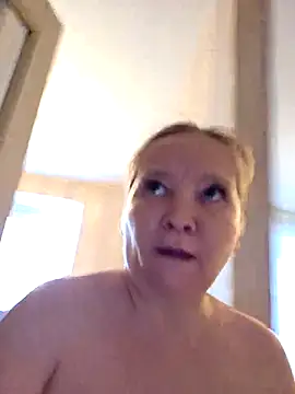 Snapshot of MikasXNiksssxX chatting on 12/18/25, 08:20 MikasXNiksssxX online show from 12/18/25, 08:20