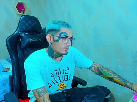 Boy tatto77 online show from 01/12/26, 05:29