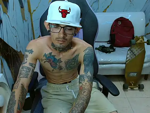 Boy tatto77 online show from 03/30/26, 08:21