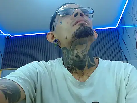 Boy tatto77 online show from 05/14/26, 11:39