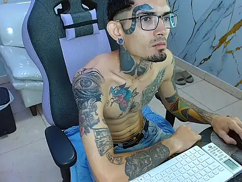 Boy tatto77 online show from 05/31/26, 12:23