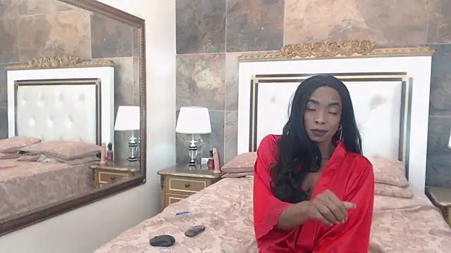 Snapshot of CamiSucker chatting on 12/21/25, 02:35 CamiSucker online show from 12/21/25, 02:35