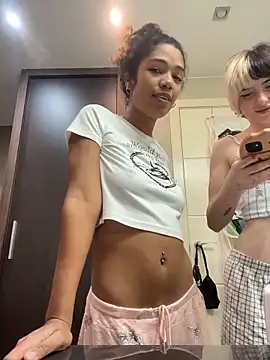 MikaScarlet online show from 04/01/26, 02:36