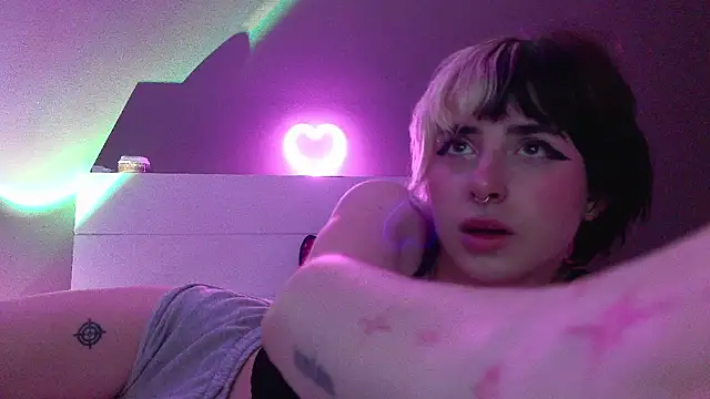 MikaScarlet online show from 04/04/26, 02:32