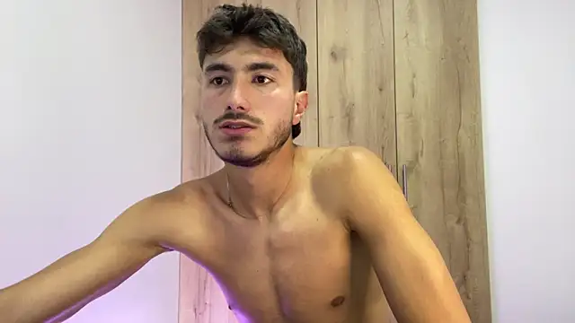 Snapshot of LIAM_COLT chatting on 12/23/25, 12:30 LIAM COLT online show from 12/23/25, 12:30