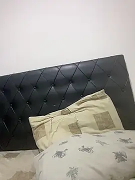 Nini  online show from 04/01/26, 09:23