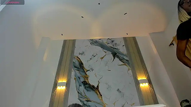 MiaLuxxi online show from 04/01/26, 10:40