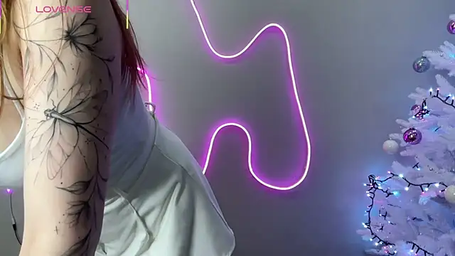 Snapshot of BIG_BOOBS_KARALIN chatting on 12/22/25, 10:23 BIG BOOBS KARALIN online show from 12/22/25, 10:23