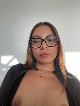 Nicollewest1 online show from 06/14/26, 10:01