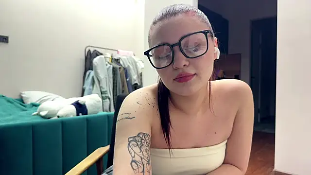 Snapshot of PassionPie chatting on 12/19/25, 06:26 PassionPie online show from 12/19/25, 06:26