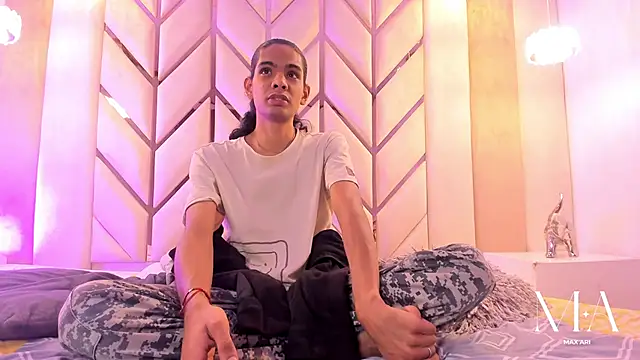 Max Ari online show from 01/17/26, 04:06