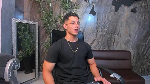 Snapshot of Noah_Clarkk chatting on 02/21/26, 11:28 Noah Clarkk online show from 02/21/26, 11:28