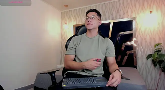 Snapshot of Noah_Clarkk chatting on 03/01/26, 03:47 Noah Clarkk online show from 03/01/26, 03:47