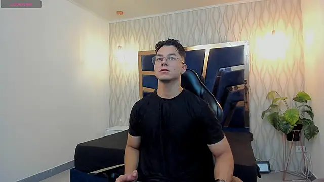 Noah Clarkk online show from 04/07/26, 05:02