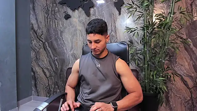 Noah Clarkk online show from 05/05/26, 03:31