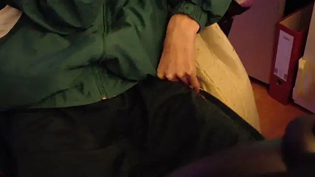 Gay-Versaut online show from 12/22/25, 08:06