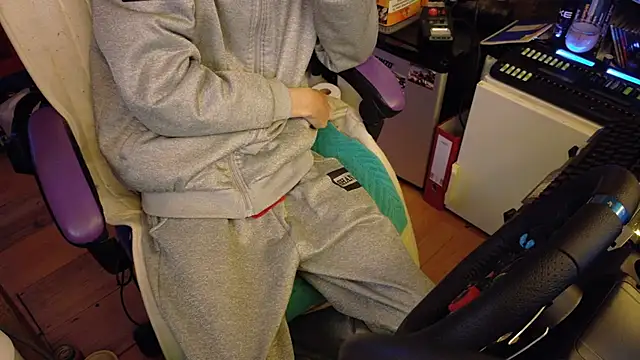 Gay-Versaut online show from 01/13/26, 11:21