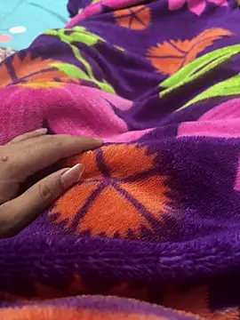 Snapshot of hotyindiaan chatting on 12/18/25, 01:55 hotyindiaan online show from 12/18/25, 01:55