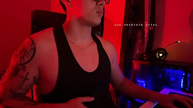 Snapshot of edwinsalvator chatting on 12/18/25, 08:09 edwinsalvator online show from 12/18/25, 08:09