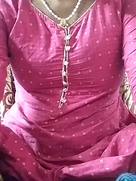 Snapshot of telugupilla__ chatting on 12/19/25, 05:58 telugupilla online show from 12/19/25, 05:58