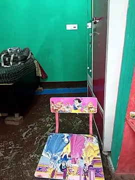 QWEEN7B online show from 02/18/26, 06:42