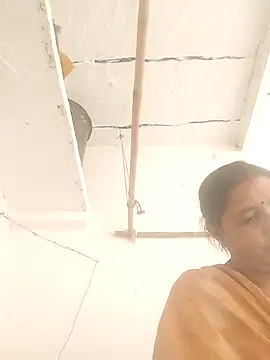 Snapshot of Kuswah_pooja chatting on 12/19/25, 06:42 Kuswah pooja online show from 12/19/25, 06:42