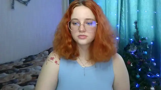 Snapshot of Love_Elixir chatting on 12/19/25, 04:30 Love Elixir online show from 12/19/25, 04:30