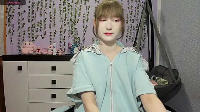 Yoonhee ki online show from 05/26/26, 01:29