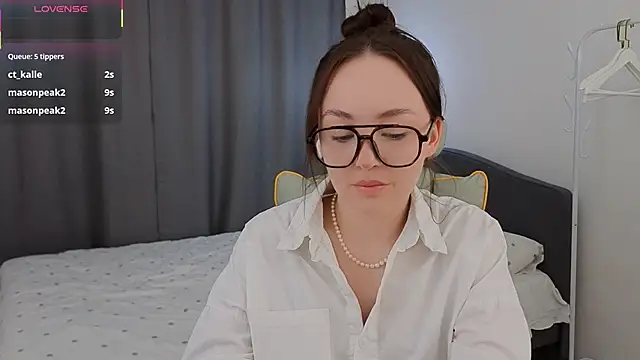 fallin lovee online show from 03/07/26, 01:41