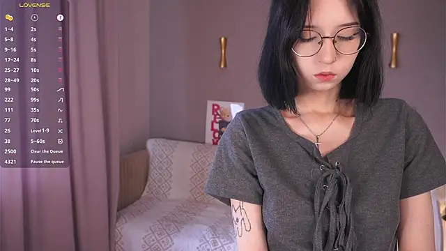 DeliaLoma online show from 04/10/26, 06:40