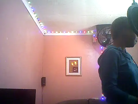 QUEENSasha27 online show from 12/22/25, 09:28