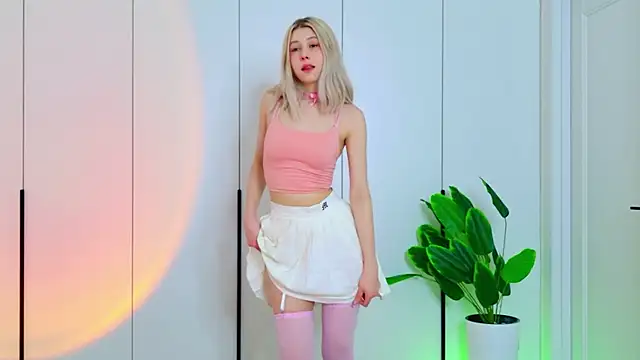 MidnightLily  online show from 03/06/26, 02:52