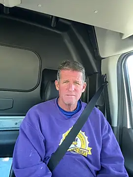 lvnlarge online show from 12/22/25, 02:47