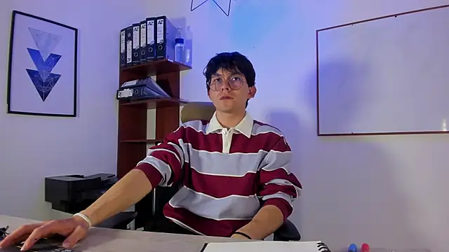 Snapshot of Eliot_X chatting on 12/19/25, 11:23 Eliot X online show from 12/19/25, 11:23