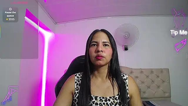 Snapshot of nicol_ross19 chatting on 07/16/26, 07:09 nicol ross19 online show from 07/16/26, 07:09