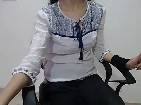 Farhana beautyfull online show from 04/09/26, 04:34