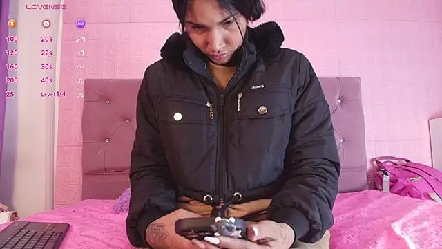 Snapshot of Skinny_FullDirty chatting on 01/12/26, 12:54 Skinny FullDirty online show from 01/12/26, 12:54