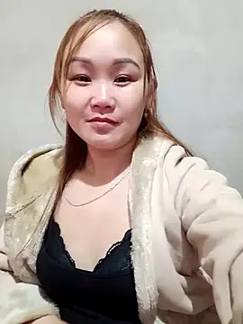 Snapshot of yula-bi chatting on 02/13/26, 01:12 yula-bi online show from 02/13/26, 01:12