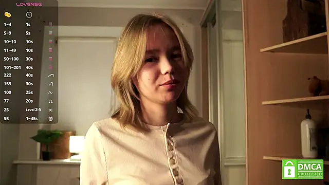 Snapshot of DollyAmrine chatting on 12/19/25, 09:38 DollyAmrine online show from 12/19/25, 09:38