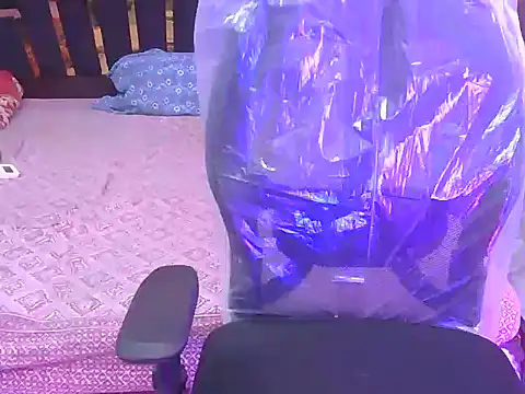 bold-smirthii online show from 04/18/26, 03:54