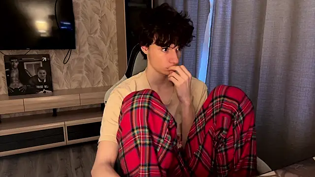 Snapshot of Eddy_Blare chatting on 12/22/25, 07:49 Eddy Blare online show from 12/22/25, 07:49