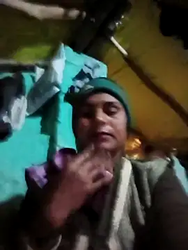 Snapshot of Cuty_priti chatting on 12/22/25, 11:24 Cuty priti online show from 12/22/25, 11:24