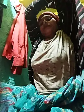 Snapshot of Cuty_priti chatting on 01/11/26, 04:12 Cuty priti online show from 01/11/26, 04:12