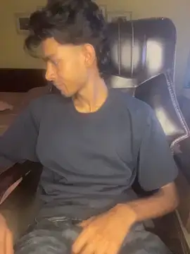 Snapshot of tooexpensive chatting on 12/19/25, 12:34 tooexpensive online show from 12/19/25, 12:34